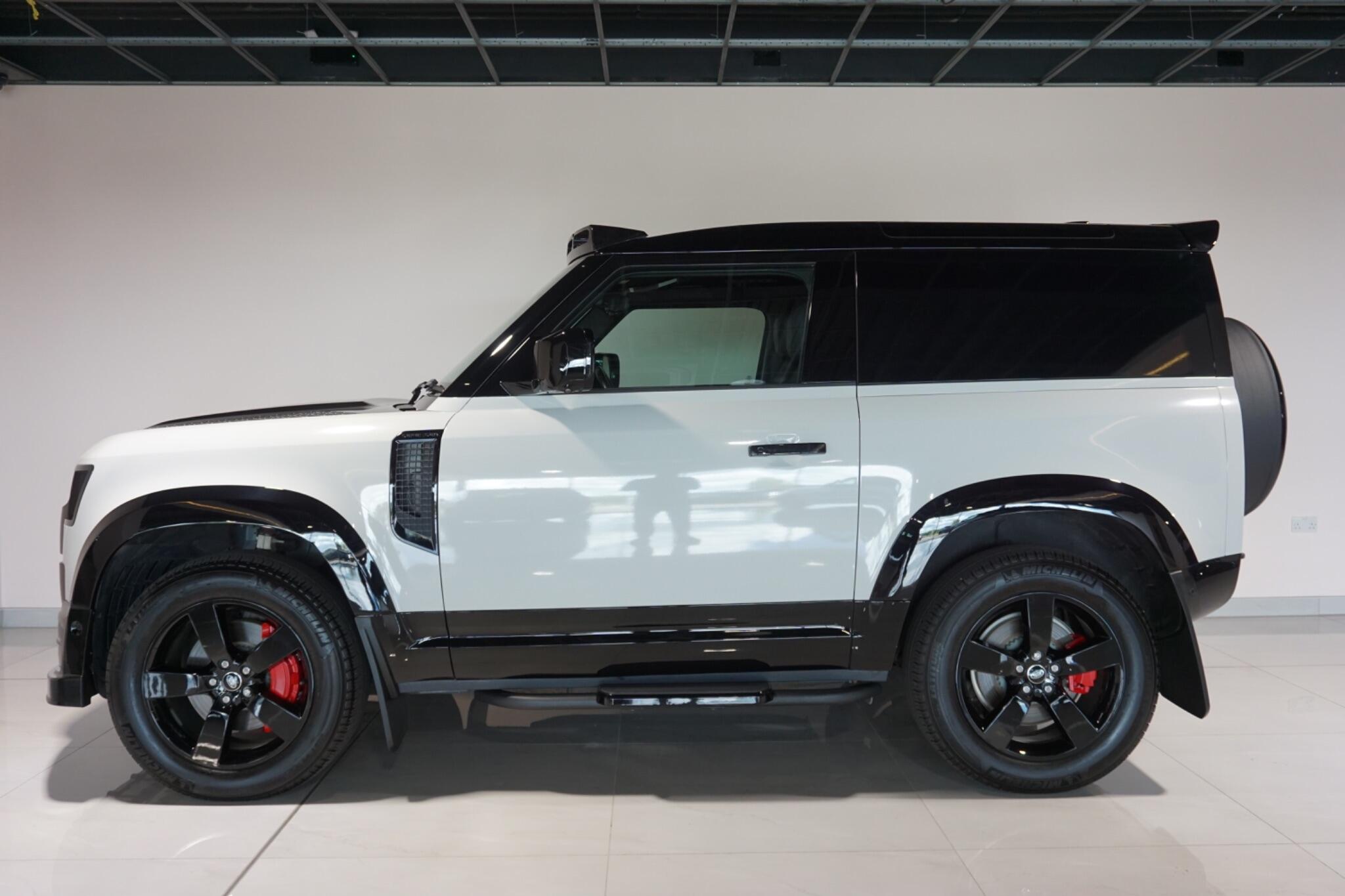 Land Rover Defender 90 3.0 D300 MHEV X-Dynamic HSE Hard Top SUV 3dr Diesel Auto 4WD SWB Euro 6 (s/s) (300 ps)